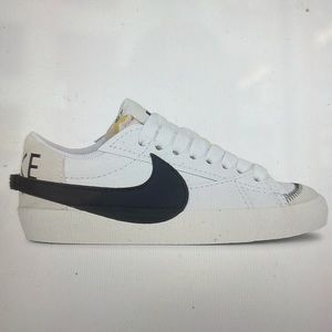 NIKE Blazer Low ‘77 Jumbo Sneaker size 7